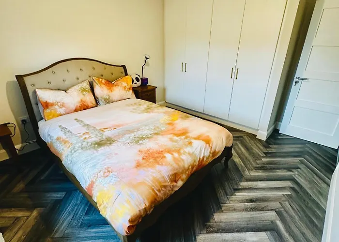 Pearl's * Dún Luáin